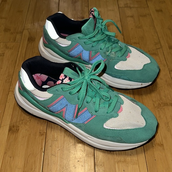 New Balance 5740 - Picture 1 of 11
